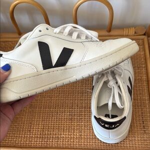 Veja Sneakers!!